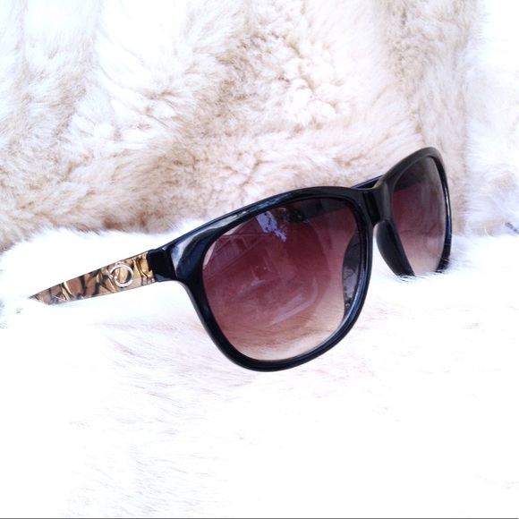 Oscar de la Renta sunglasses